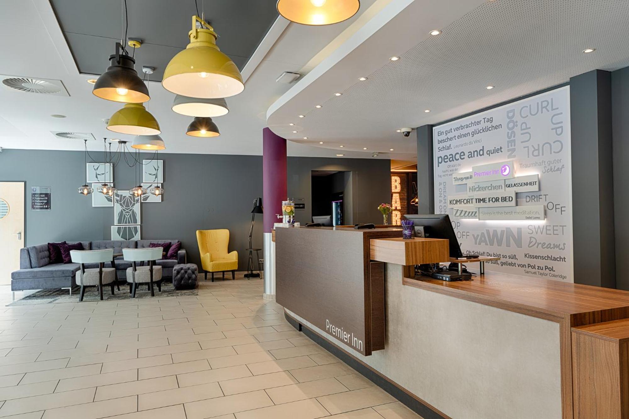 Premier Inn Berlin City Centre Exterior photo
